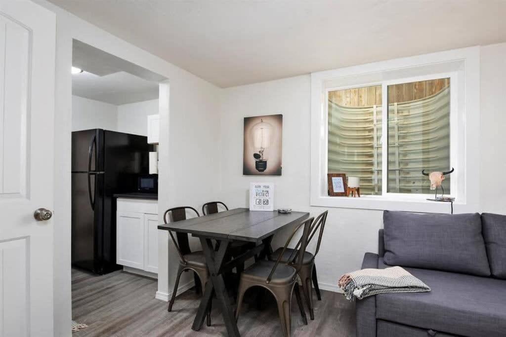 #Stayinmydistrict Twin Falls Pendleton Chic Suite Exterior photo